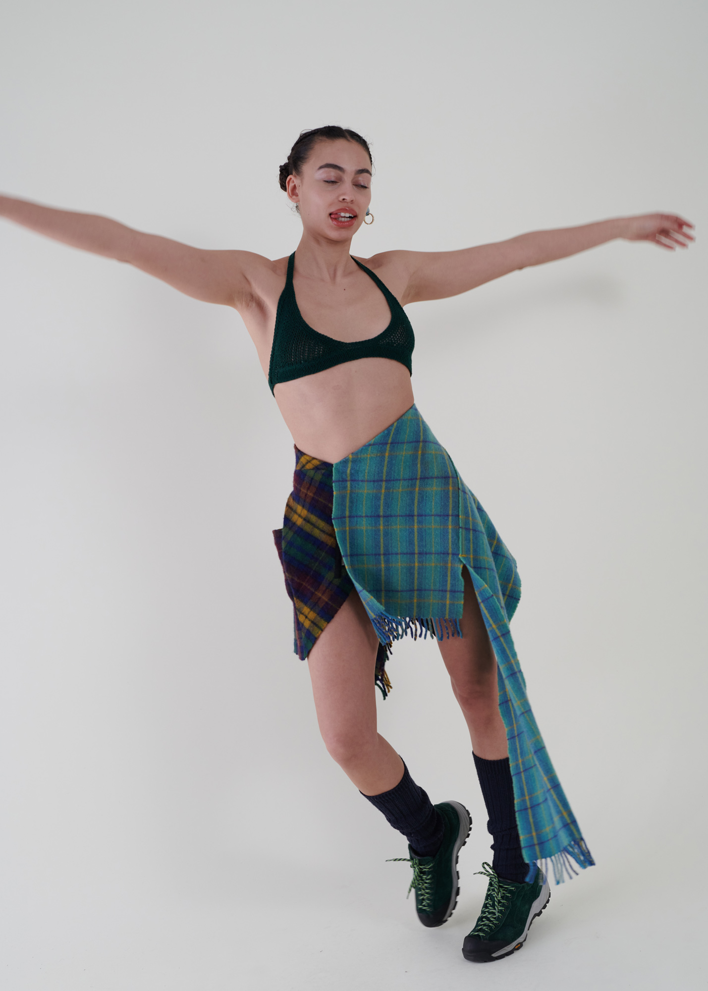 Sustainable fashion with upcycled woolen tartan skirt from Aldwin Teva William