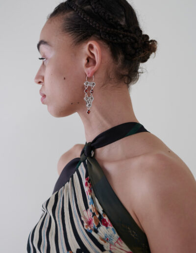 Sustainable fashion and jewlery with zirconias and upcycled roller chain from Aldwin Teva William