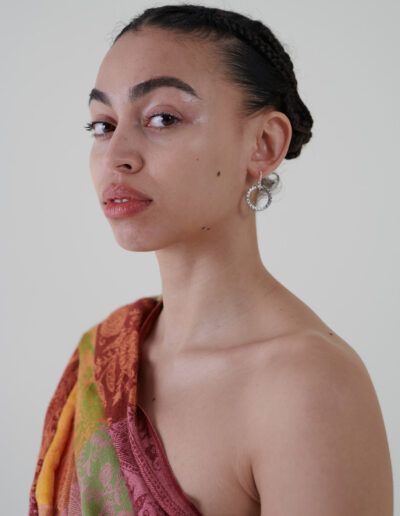 Sustainable fashion and jewlery with upcycled zirconia ring from Aldwin Teva William