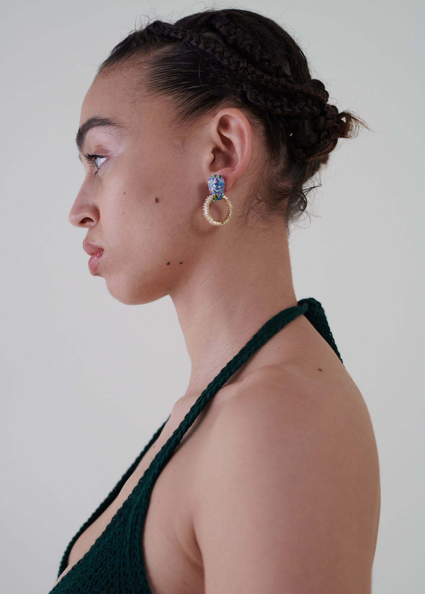 Sustainable fashion and jewlery with upcycled zirconia ring from Aldwin Teva William